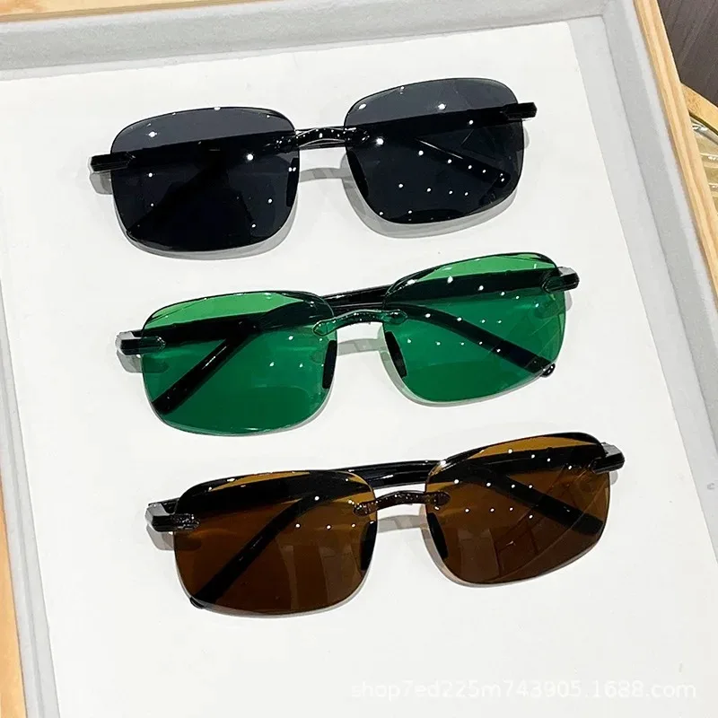 Gafas de sol modernas y elegan - Gaming Accessories Rack reseña y precio